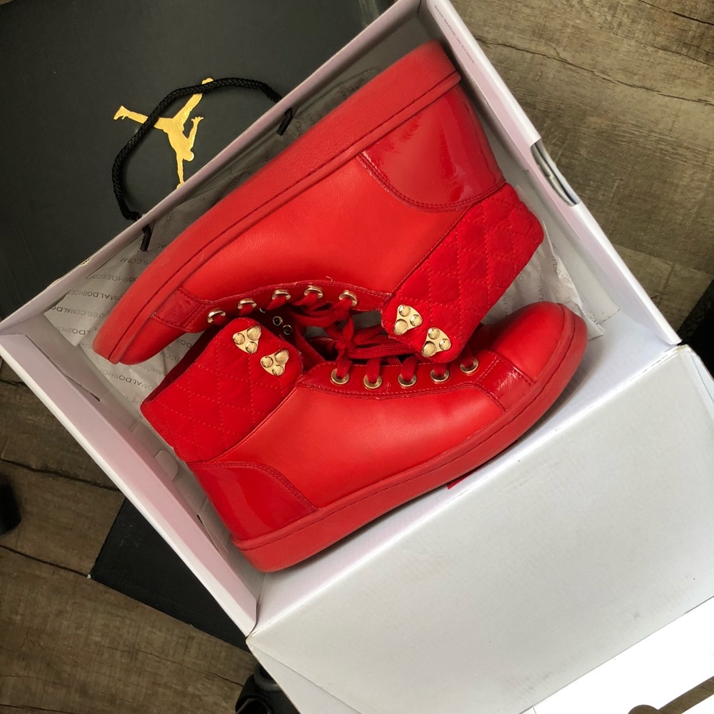 red kicks